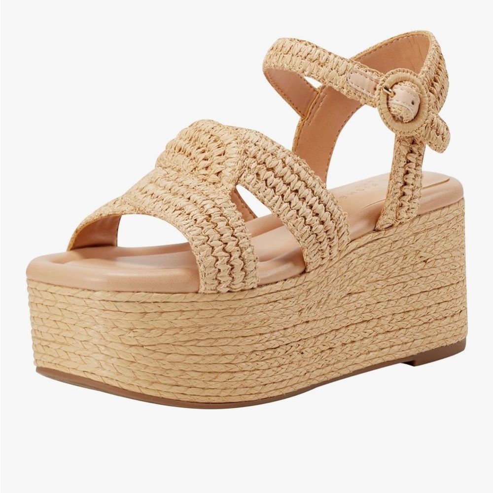NWT Women's Marc Fisher LTD light natural woven Platform Sandals size 9